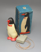 Электротехническая детская игрушка «Пингвин», завод «Огонек», Москва, 1970-е