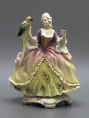 Статуэтка «Дама с попугаем»
