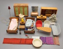 Детский набор мебели и предметов интерьера для игры «Кукольный дом», ГДР, 1960-е гг.