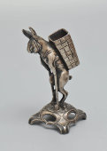 Старинная посеребренная фигурка, настольная подставка для зубочисток «Заяц на костылях», фирма VERIT N.B.W (Норблин, братья Бух и Т. Вернер), Россия, 19 в.