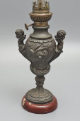 Антикварная керосиновая лампа с путти, стекло, шпиатр, Франция, 19 в.