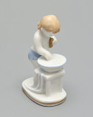 Статуэтка «Умывание» (Девочка с тазиком), скульптор Столбова Г. С., серия «Счастливое детство», фарфор ЛФЗ