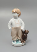 Статуэтка «Мальчик с мишкой», скульптор Холодная М. П., ЛФЗ, 1950-е