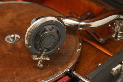 Патефон Le Stradivox Magnie № 75, Франция, фабрика отец и сын Laberte et Magnie,​ 1930-е