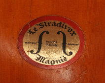 Патефон Le Stradivox Magnie № 75, Франция, фабрика отец и сын Laberte et Magnie,​ 1930-е