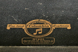 Патефон «Columbia Viva-tonal Grafonola», модель 201, Великобритания, 1930-е