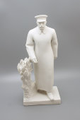 Фарфоровая агитационная скульптура «Сталин на прогулке», скульптор А. Г. Сотников, Дулево, бисквит