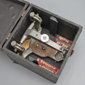 Стоматологический артикулятор, устройство для изготовления зубных протезов Hanau Engineering Co., США, 2-я пол. 20-х