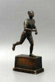 Скульптура «Бегун», переходящий приз по легкой атлетике, силумин, СССР, 1950-е