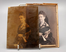 Старинная бархатная рамка для фото с дагеротипом знатной дамы, Россия, 19 в.