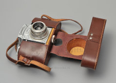 Немецкий малоформатный зеркальный фотоаппарат «Кине-Экзакта» (Kine Exakta) 24/36 мм, компания Ihagee, Дрезден, 1930-40 гг.