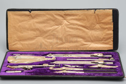 Старинный немецкий набор инструментов для черчения, готовальня «Präcision» (Точность) R VII, фирма E. O. Richter&Co