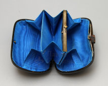 Миниатюрный кошелек, корпус из панциря черепахи с инкрустацией золотом и серебром