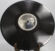 Советская старинная / винтажная пластинка 78 оборотов для граммофона / патефона с песнями М. Д. Александровича: «Неаполитанский романс» и «Спи, мой бэби»