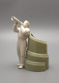 Карандашница с фигурой матроса с рупором, скульптор Трипольская Е. Р., Вербилки, 1930-е гг.