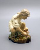 Статуэтка «Девочка собирает грибы», керамика, Гжель