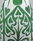 Декоративная интерьерная ваза с белым декором, Императорский стеклянный завод​, к. 19, н. 20 вв.