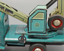 Детская игрушка «Кран на автомобиле. Автокран ЗИС-150», Завод металлоизделий, Ленинград, 1960-е