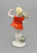 Фигурка «Девочка с цветами» (На парад), серия «Счастливое детство», ЛФЗ, 1960-е