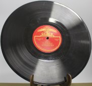 Советская старинная / винтажная пластинка 78 оборотов для граммофона / патефона с песнями Клавдии Шульженко: «Мы с тобой не дружили» и «Минуты»