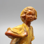 Советская статуэтка «Девочка с рюкзаком», обливная керамика, СССР, 1950-60 гг.