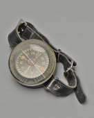 Спиртовой компас пилота времен Второй мировой войны «Baumuster AK39​», бакелит, кожаный ремешок, Германия, 1939 г.