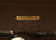 Антикварный патефон «Victrola» с кейсом для пластинок, Victor Talking Machine Co., США, Япония, Россия 1920-е гг. 