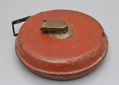 Антикварная измерительная рулетка на 10 метров, кожаный корпус, Англия для России, кон. 19, нач. 20 вв.