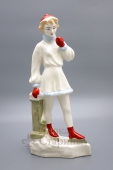 Советская фигурка из фарфора «Конькобежка в красном берете», скульптор С. Голембовская (Болзан), Украина