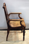 Старинное кресло, массив дерева
