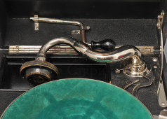 Винтажный европейский патефон-чемоданчик Parlophone Lindex, Англия, 1920-30 гг.
