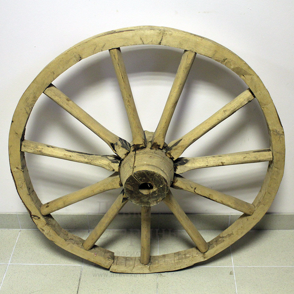 Старинное деревянное колесо от телеги, Россия, н. 20 в. 