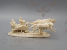 Скульптура «Тройка»