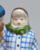 Винтажная статуэтка «Прогулка», скульптор Лотов Н. А.​,​ фарфор Вербилки, 1950-60 гг.