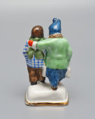 Винтажная статуэтка «Прогулка», скульптор Лотов Н. А.​,​ фарфор Вербилки, 1950-60 гг.