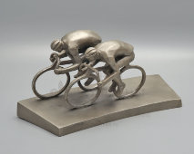 Спортивная скульптура большого размера «Велосипедисты», силумин, СССР, 1970-е
