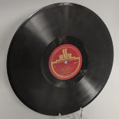 Экспортный вариант пластинки с советскими вальсами «Дунайские волны» и «Амурские волны», Апрелевский завод, 1950-е