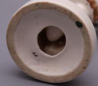 Статуэтка «Школьница-пионерка», Минский фарфоро-фаянсовый завод, 1950-60 гг., скульптор З. Улсте, фарфор.