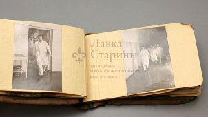 Старинный альбом врача с фотографиями и нарукавная повязка с красным крестом, Россия, первая треть 20 го века.