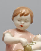 Статуэтка «Игра» (Игровая комната), скульптор Велихова С. Б., фарфор ЛФЗ, 1950-60 гг. 