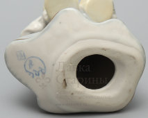 Статуэтка «Девушка с кружками», скульптор Р. Каркунова, Рижская фарфоровая фабрика, 1953-63 гг.