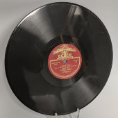 Пластинка с песнями Георга Отса: «Родные глаза» и «На Дунае голубом», Апрелевский завод, 1950-е