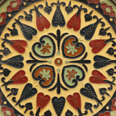 Тарелка с растительным орнаментом в русском стиле, латунь с эмалями, Россия, 19 в.