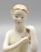 Статуэтка «Балерина с розочками», редкий вариант исполнения, скульптор О. С. Артамонова, ДФЗ Вербилки, 1956 г.