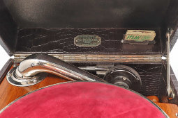 Старинный французский портативный патефон Paul Beuscher, Париж, 1930-е
