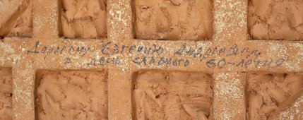 Авторское винтажное настенное панно «Девушка с цветком», автор Прохорова Н. П., керамика, СССР, 1966 г.