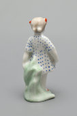 Фигурка-миниатюра «Девочка в платье в горошек», скульптор Шестопалов В. А., Первомайский фарфоровый завод (Песочное), 1940-50 гг.