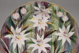 Декоративная авторская фарфоровая тарелка «Тигровая лилия», художник Яснецов В. К., Дулево, 1990-е