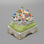 Шкатулка «Русский городок» (Китеж-град), скульптор Малышева Н. А., фарфор, Дулево, 1956 г.