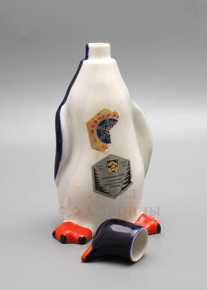 Графин «Пингвин», ЛФЗ, 1950-е гг., скульптор Кольцов Н. А., фарфор